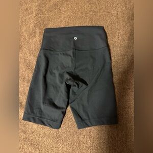 Lululemon Wunder Train High-Rise Short 8”
